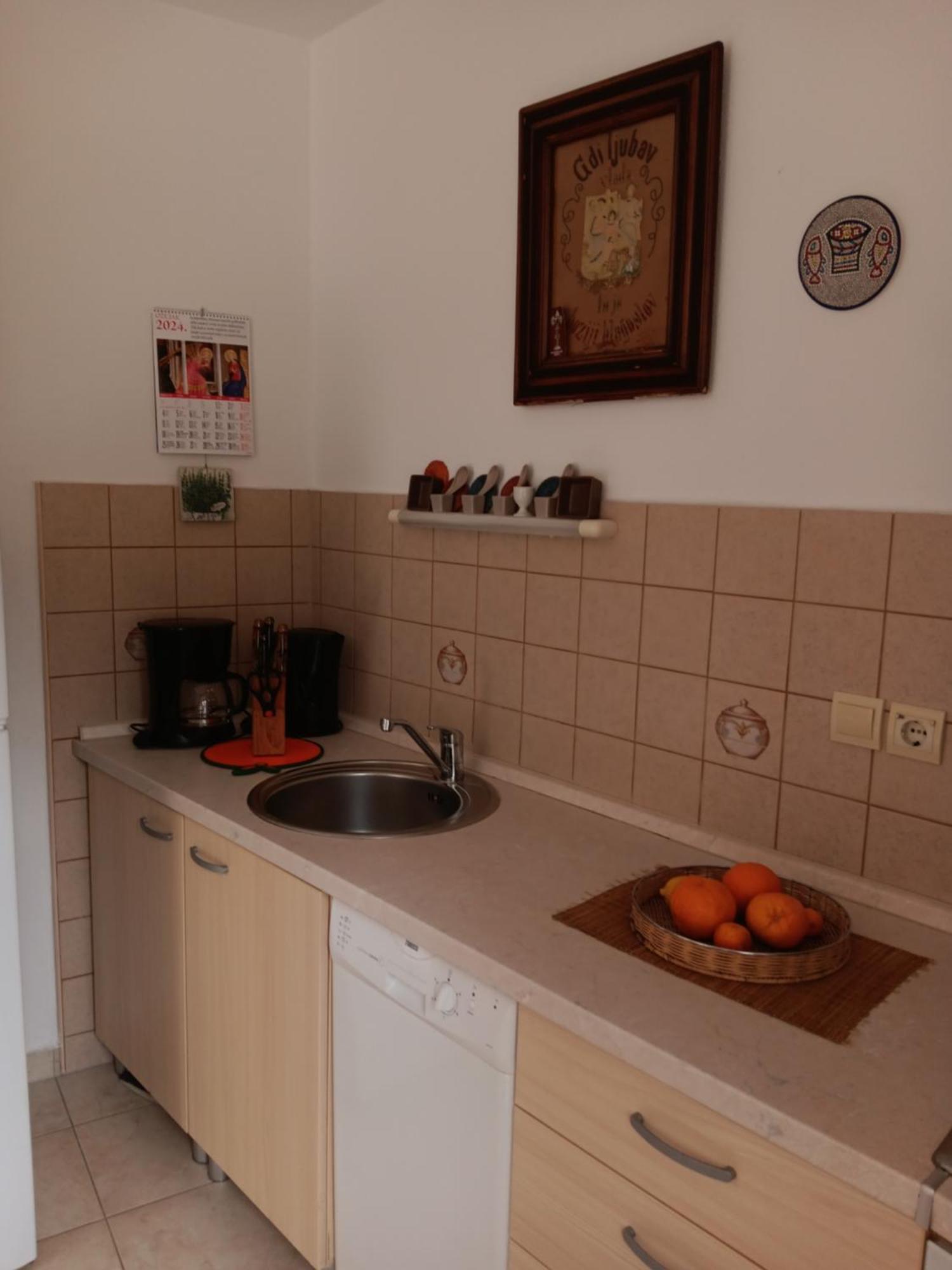 Guest House Lucijo Vrboska Quarto foto