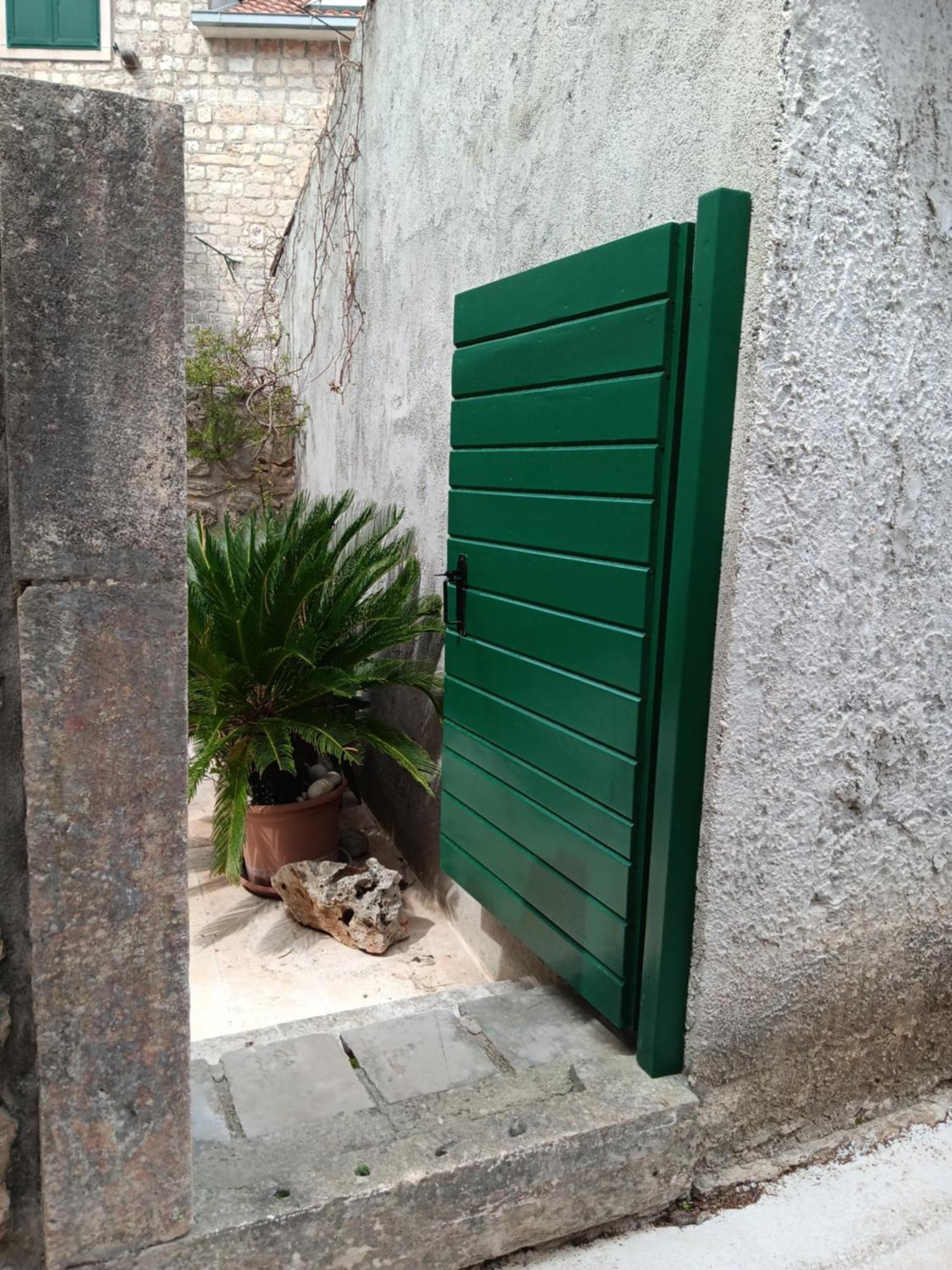 Guest House Lucijo Vrboska Quarto foto