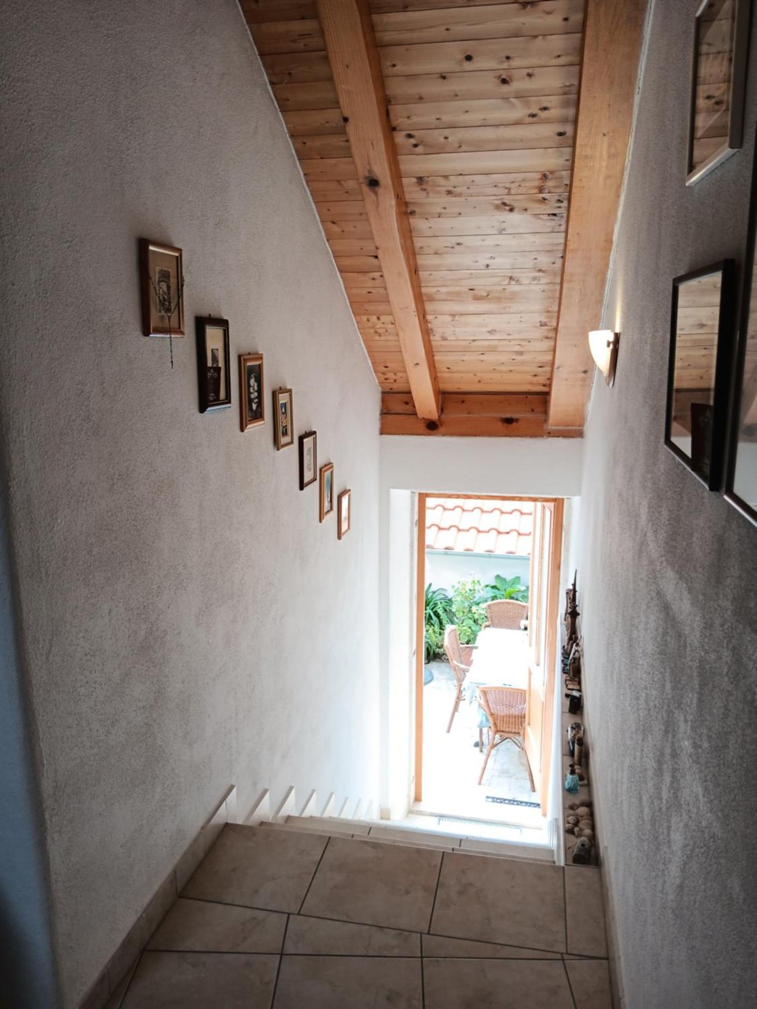 Guest House Lucijo Vrboska Quarto foto