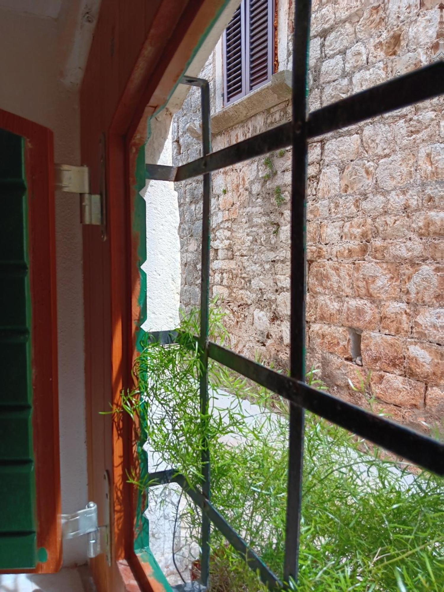 Guest House Lucijo Vrboska Quarto foto