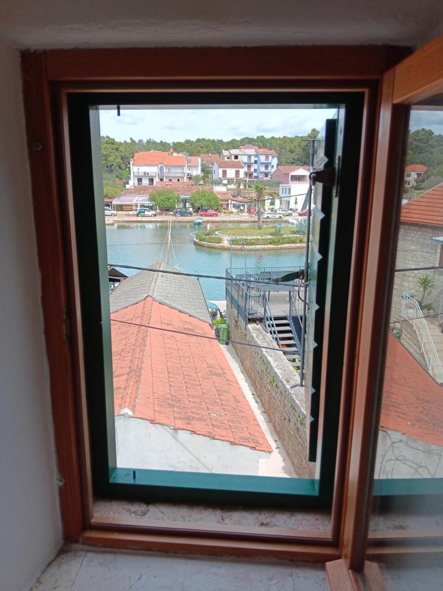 Guest House Lucijo Vrboska Quarto foto