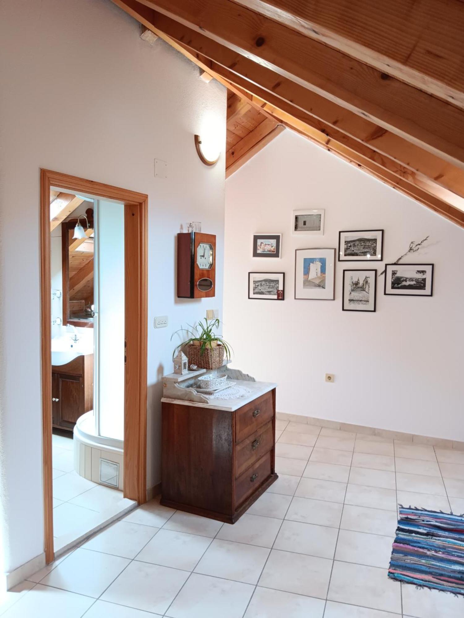 Guest House Lucijo Vrboska Quarto foto