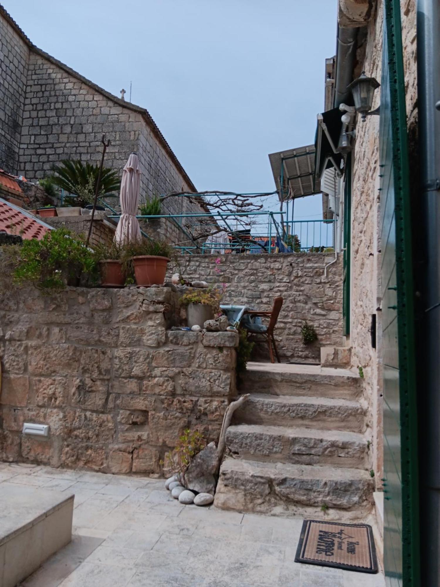 Guest House Lucijo Vrboska Quarto foto