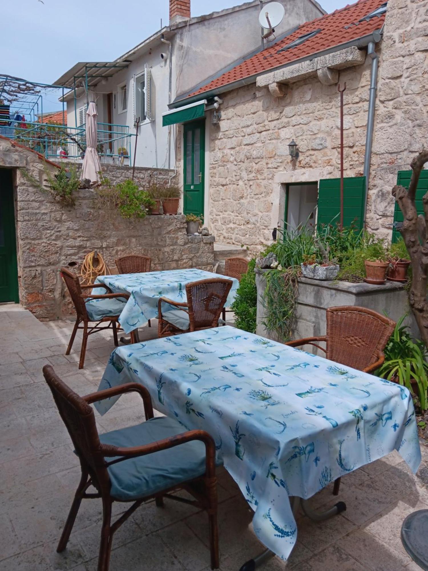 Guest House Lucijo Vrboska Quarto foto