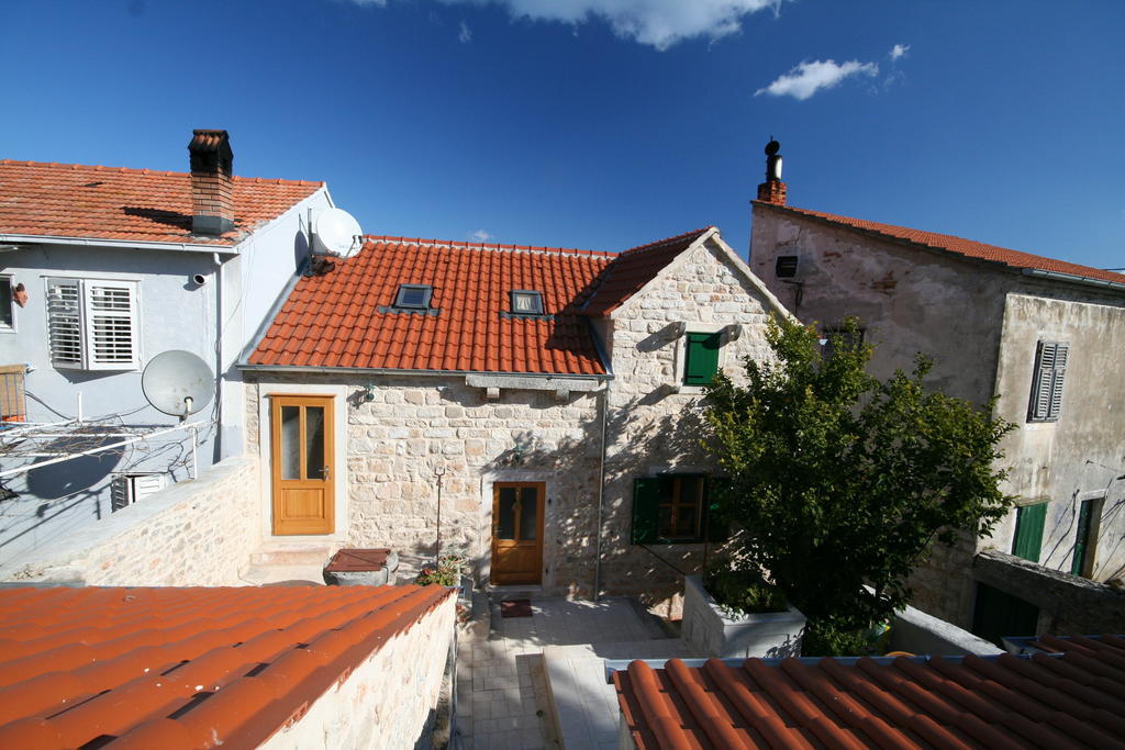 Guest House Lucijo Vrboska Exterior foto